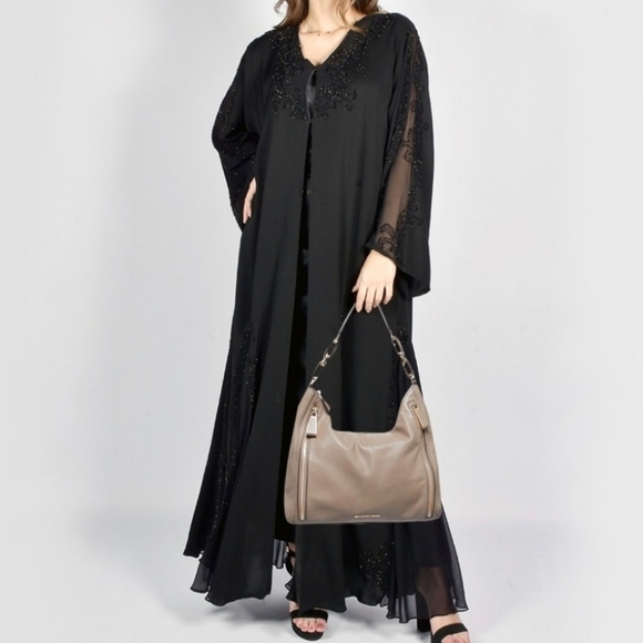 Michael Kors Matilda Leather Shoulder Bag. - Picture 16 of 16